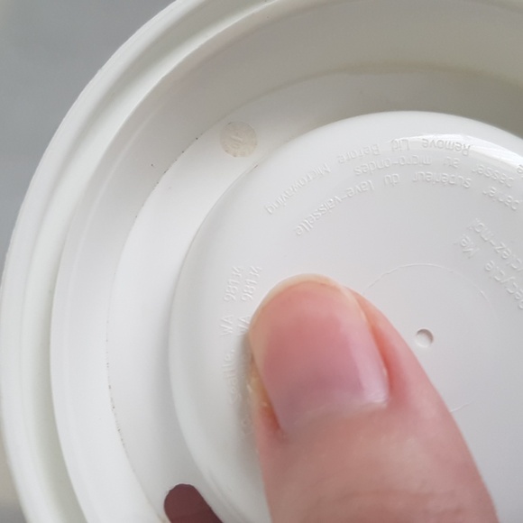 Starbucks 2021 Green Reusable Spring Earth Day Grande Cup 16 oz/473 ml - Picture 11 of 12